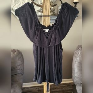 On or off the shoulder shirt. Size Large. Black